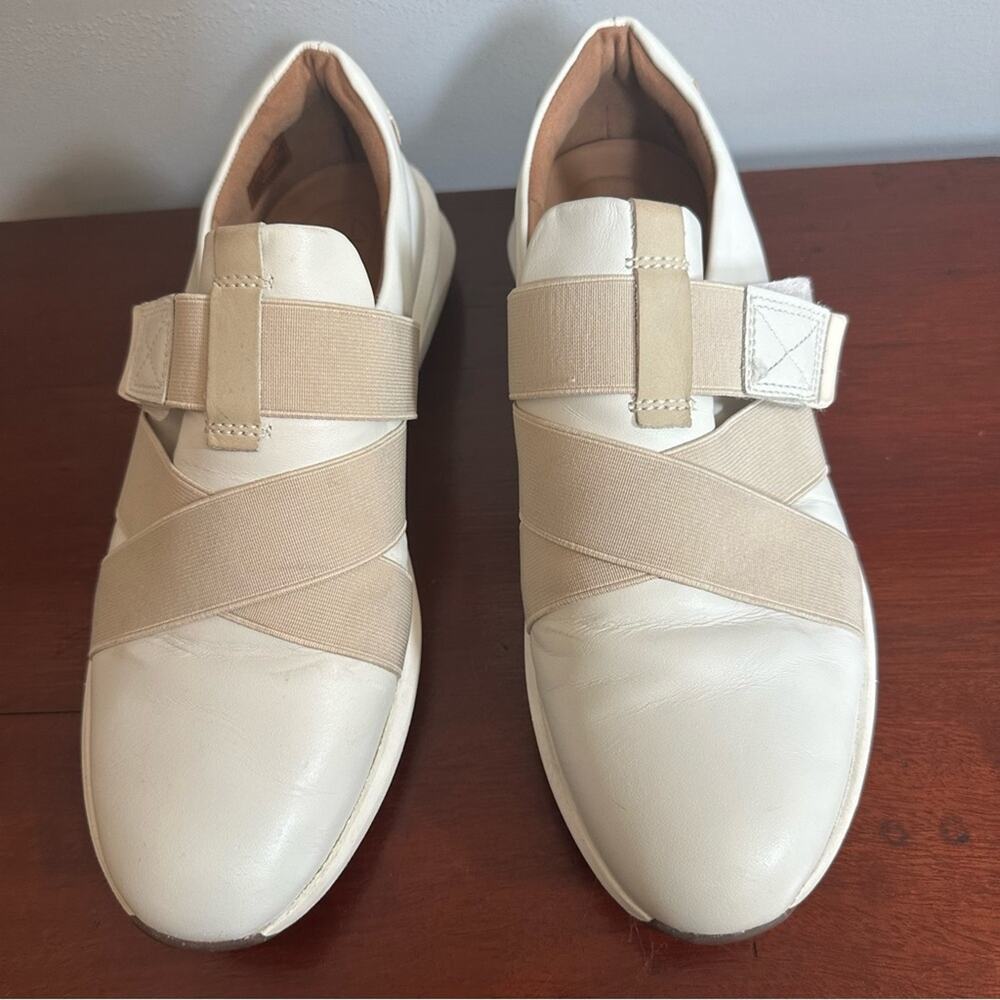 Clark's Un Rio Strap Off White Beige Leather Slip On Sneaker neutral  9 1/2  9.5